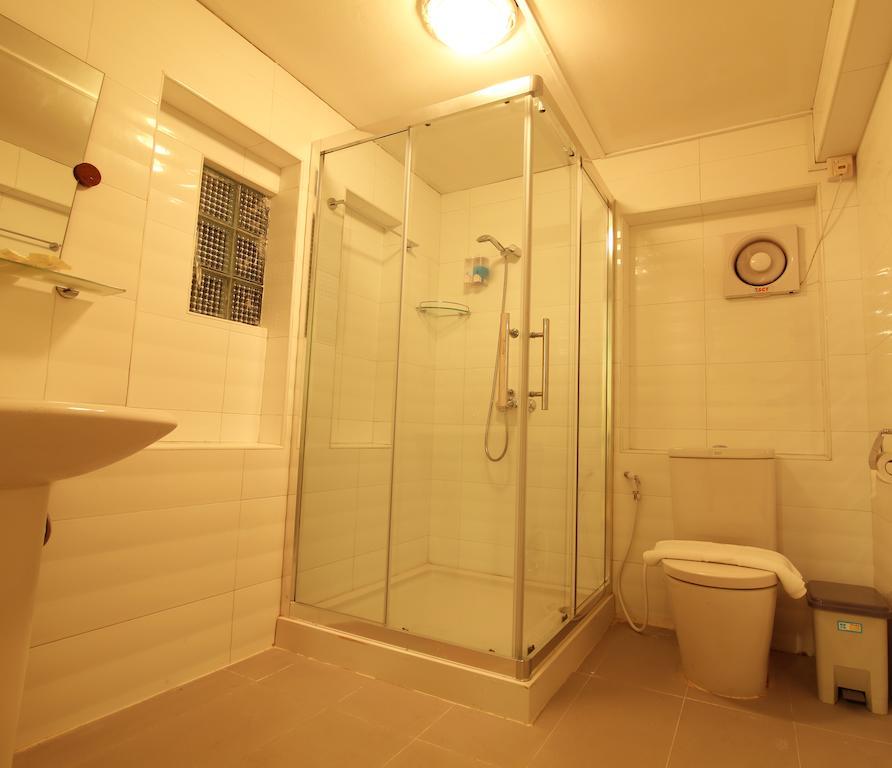 Hundred Moon Hotel Yangon Room photo