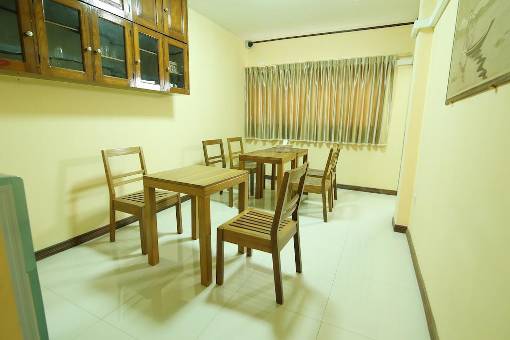 Hundred Moon Hotel Yangon Exterior photo