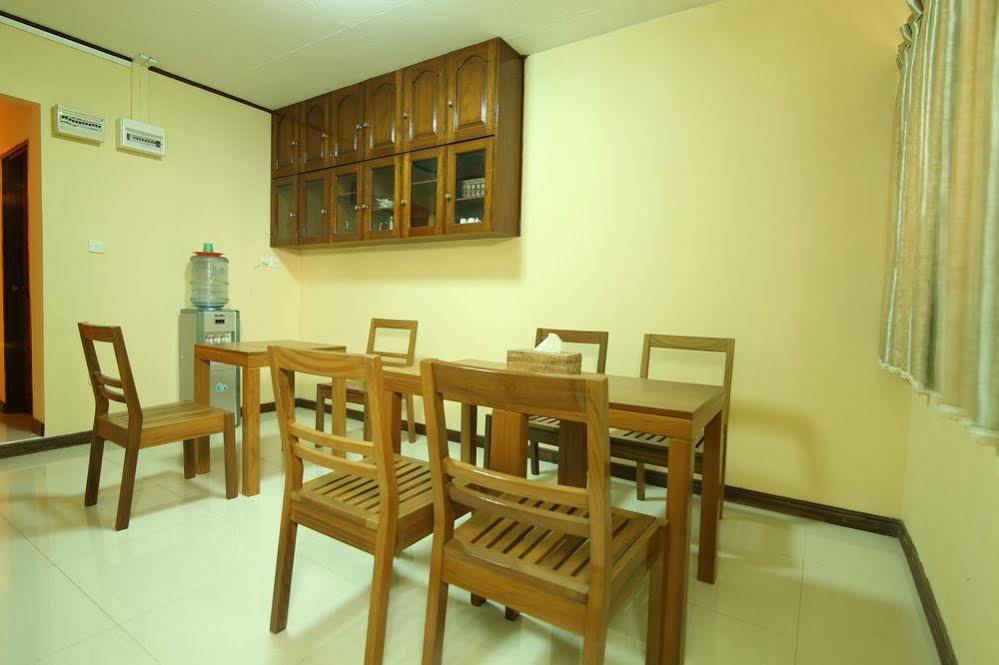 Hundred Moon Hotel Yangon Exterior photo