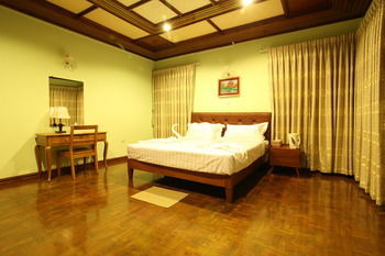 Hundred Moon Hotel Yangon Exterior photo
